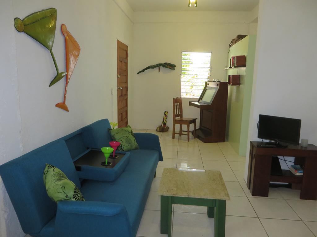 Simberts Apartments Maya Beach ภายนอก รูปภาพ
