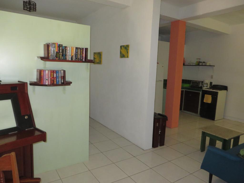 Simberts Apartments Maya Beach ภายนอก รูปภาพ