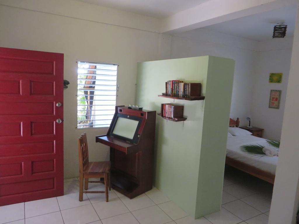 Simberts Apartments Maya Beach ภายนอก รูปภาพ