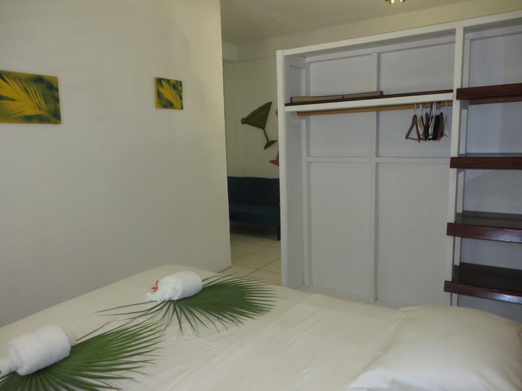 Simberts Apartments Maya Beach ภายนอก รูปภาพ