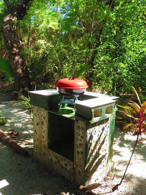 Simberts Apartments Maya Beach ภายนอก รูปภาพ