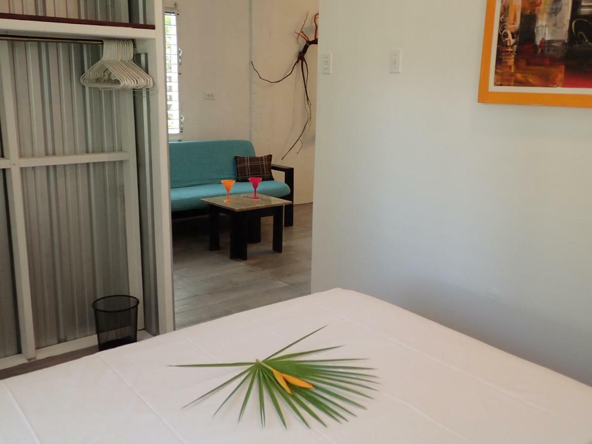Simberts Apartments Maya Beach ภายนอก รูปภาพ