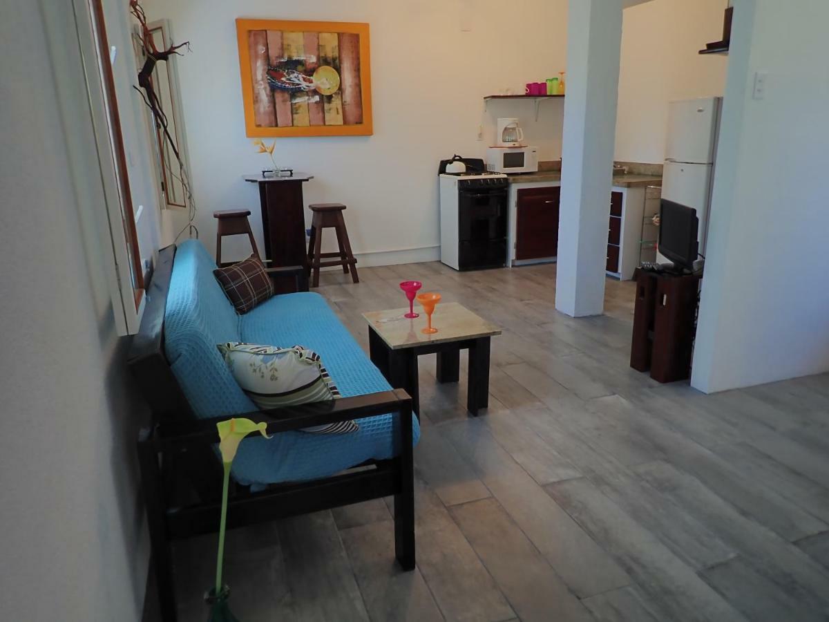 Simberts Apartments Maya Beach ภายนอก รูปภาพ