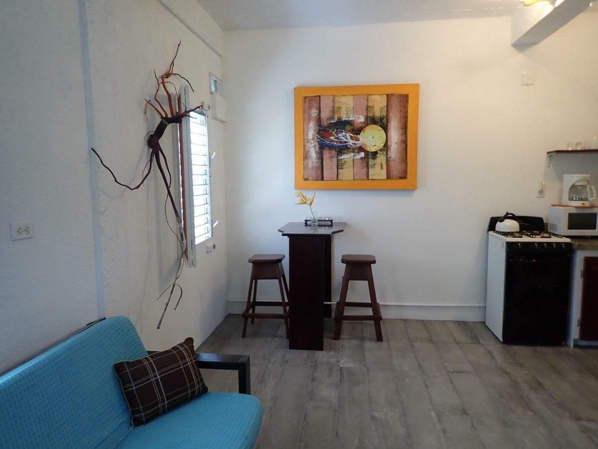 Simberts Apartments Maya Beach ภายนอก รูปภาพ
