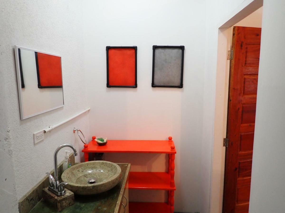 Simberts Apartments Maya Beach ภายนอก รูปภาพ